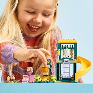 Amazon.co.jp - レゴ® ブルーイ ブルーイとクロエの楽しいプレイグラウンド 11201