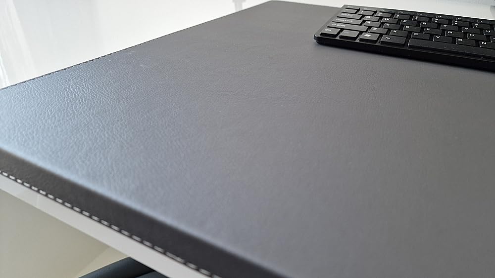 Gewinkelte Schreibtischunterlage mit Kantenschutz sanft lux Leder 60 x 38 Grau