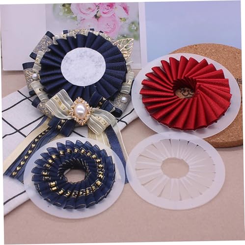 Herramienta para hacer insignias perfectas con pliegues uniformes de cinta DIY 4