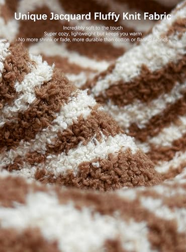 SlumberMee Mens Fleece Plush Pajama Set Ultra Soft Fluffy Warm Pjs Long Sleeve Top & Bottom Knit Winter Sleepwear2