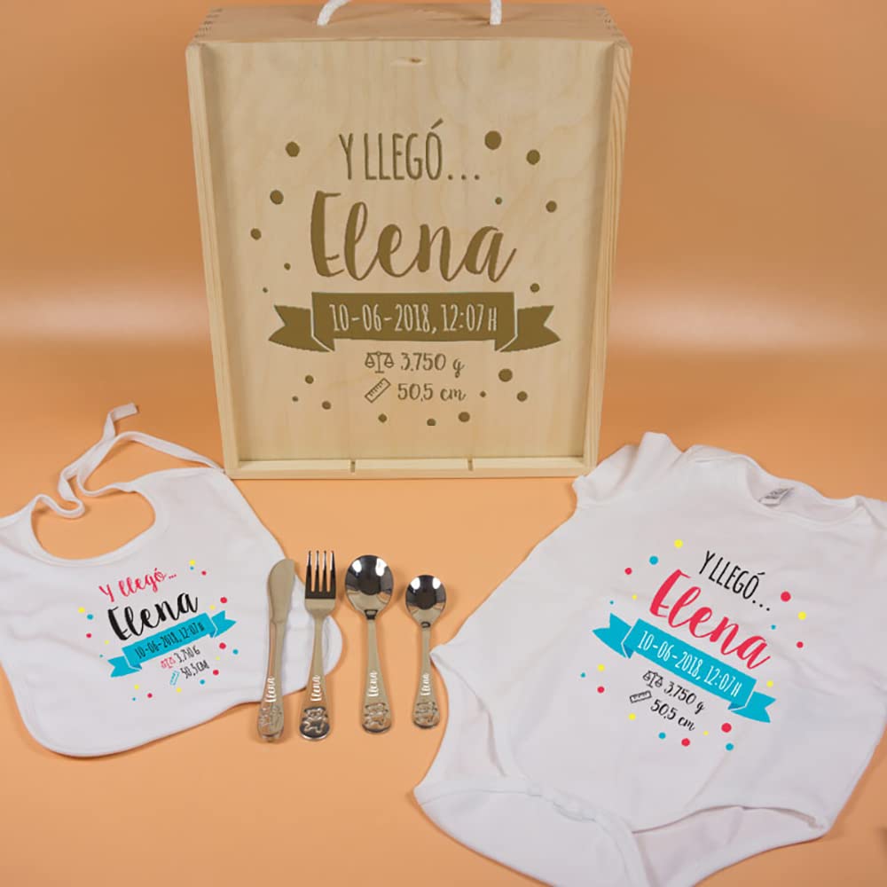 Canastilla personalizada con babero + body + cubiertos en caja de madera