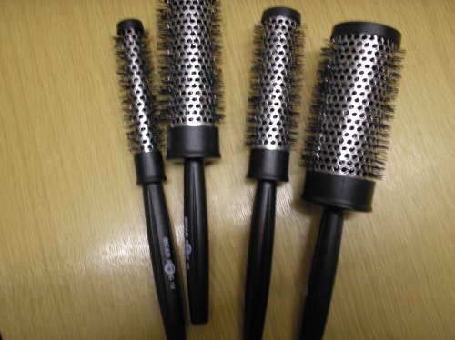 4 HEAD JOG HAIR BRUSHES IN BAG
