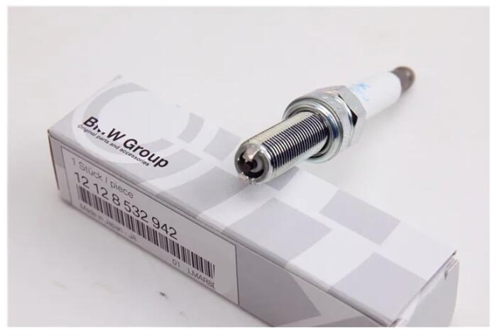 Candela di ricambio for riparazione e manutenzione del motore di un'auto nuova OEM: 12122455258/SILZKGR8E8S (4 pezzi)