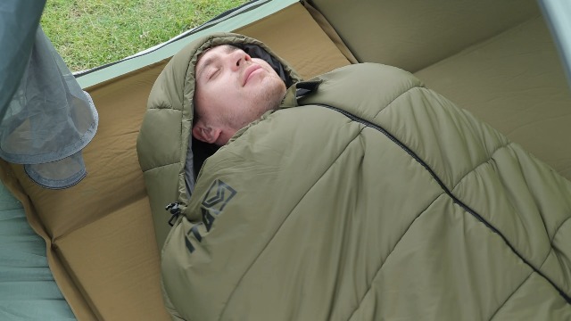 Amazon.co.jp: 1TG Tactical 寝袋 マミー 型 シュラフ 冬用 オール