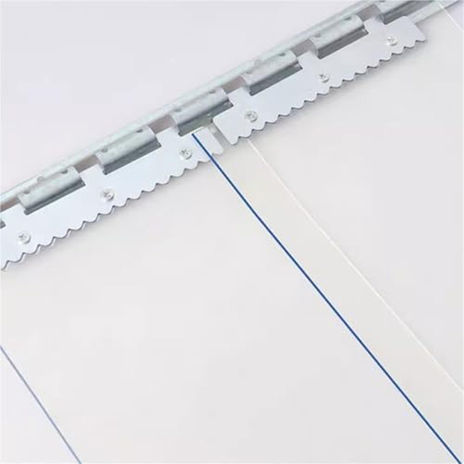 Questa Tenda a Strisce per Porte di Celle frigorifere, Magazzini, Garage, Industria, Spessore PVC, Striscia per Porte di Celle frigorifere, congelatori e Magazzini (1,8 mm, 1,35 m x 2 m)