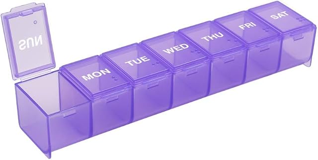 Ezy Dose Hebdomadaire7-Day) Organisateur de pilules, Grand planificateur de médecine, Vitamine quotidienne compacte pourpre & Supplément de cas de médecine, pop-up compartiments, pratique et facile à utiliser, amis des voyages, sans BPA