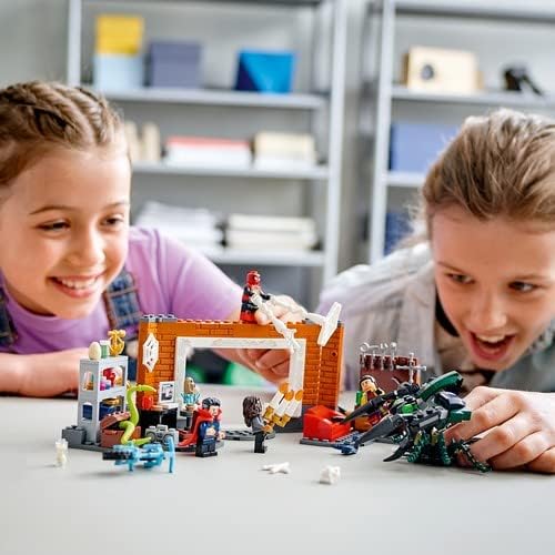 LEGO Super Heroes Spider-Man in der Sanctum Werkstatt 76185 — šoninis vaizdas