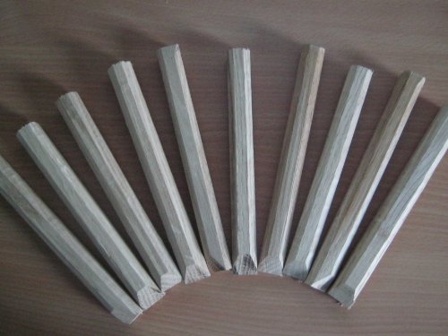 Preisvergleich Produktbild 10 Holznägel - Eiche- handgefertigt 18 mm Durchm. Länge 20 cm