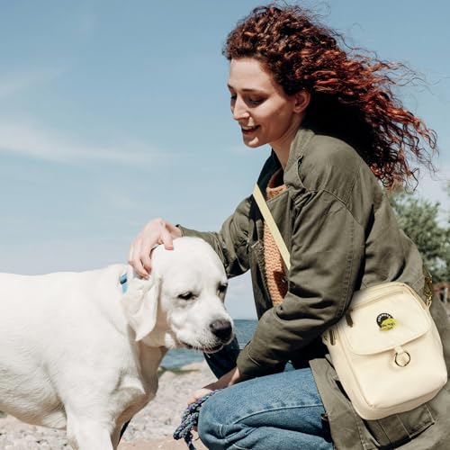 COOWONE Leckerli-Tasche für Hunde, wasserdicht, mit Kotbeutelhalter, mehrere Taschen, Kuriertasche, verstellbarer, dicker Schultergurt, zweilagige Crossbody-Tasche für Welpentraining, Wandern, beige