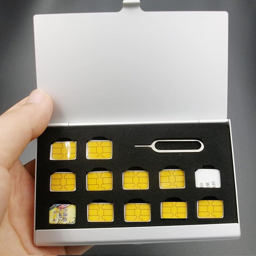 Scatola portaoggetti per schede SIM, custodia da viaggio con 12 slot per schede SIM e di memoria, in alluminio argentato con perno di espulsione per una facile organizzazione delle schede