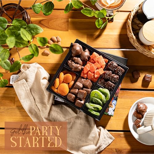 image for Snackberry Valetines Day Premium Fruit & Chocolate Gift Box – Assort