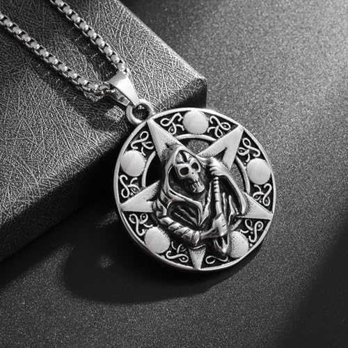 Collier pentagramme gothique à offrir avec son pendentif crâne