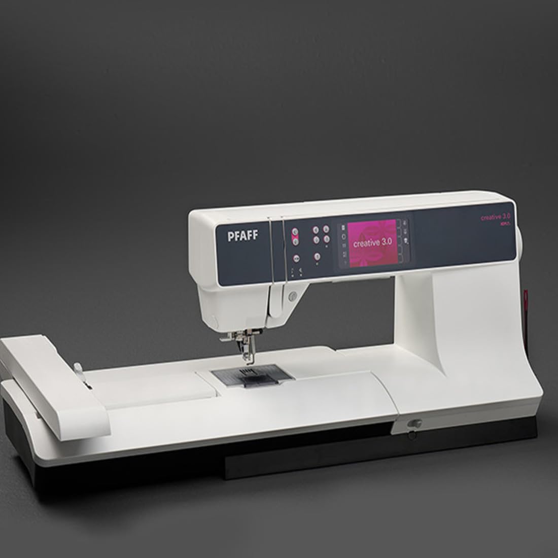 Pfaff Creative 3.0 con 5 anni di garanzia e software per creare ricami omaggio