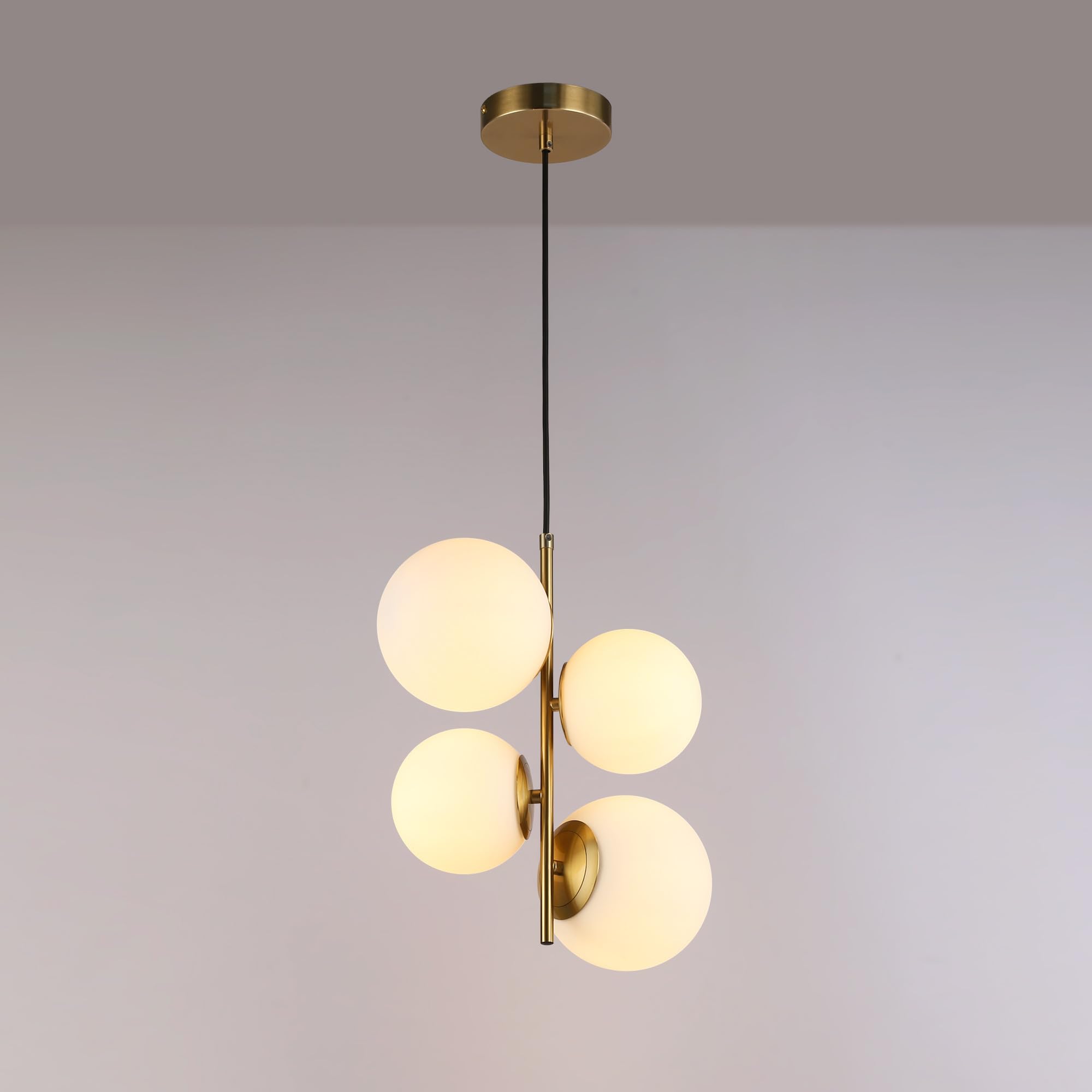 BARCELONA LED Lampadario a Sospensione con 4 Sfere in Vetro Opalino Bianco, Corpo in Metallo Oro/Rame, Moderno e Retrò, Ideale per Camera, Ufficio, Scale, Sala da Pranzo, Caffè, Ingresso