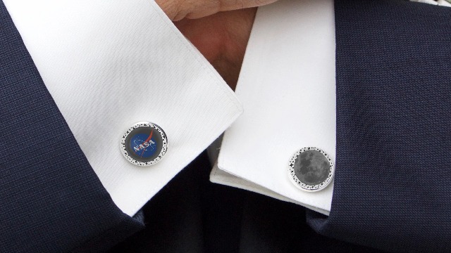 Mancuernillas NASA para hombre con tarjeta artesanal miniatura 7