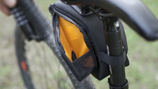 Borsa Da Sella Impermeabile ROCKBROS Per Bici - Capacità 1L, Tasca Borraccia, Riflettenti - Foto 4