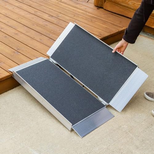 Silver Spring 4\' L Portable Single-Fold Aluminum Wheelchair and Scooter Ramp with High-Traction Grit Coat Surface - 700 lb. Capacity