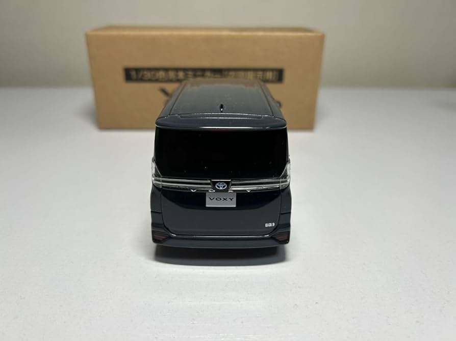 【非売品】ヴォクシー カラーサンプル ミニカー マッシブグレー 販売終了カラー ミニカー 本体のみ VOXY マッシブグレー 1/30｜トレファクONLINE