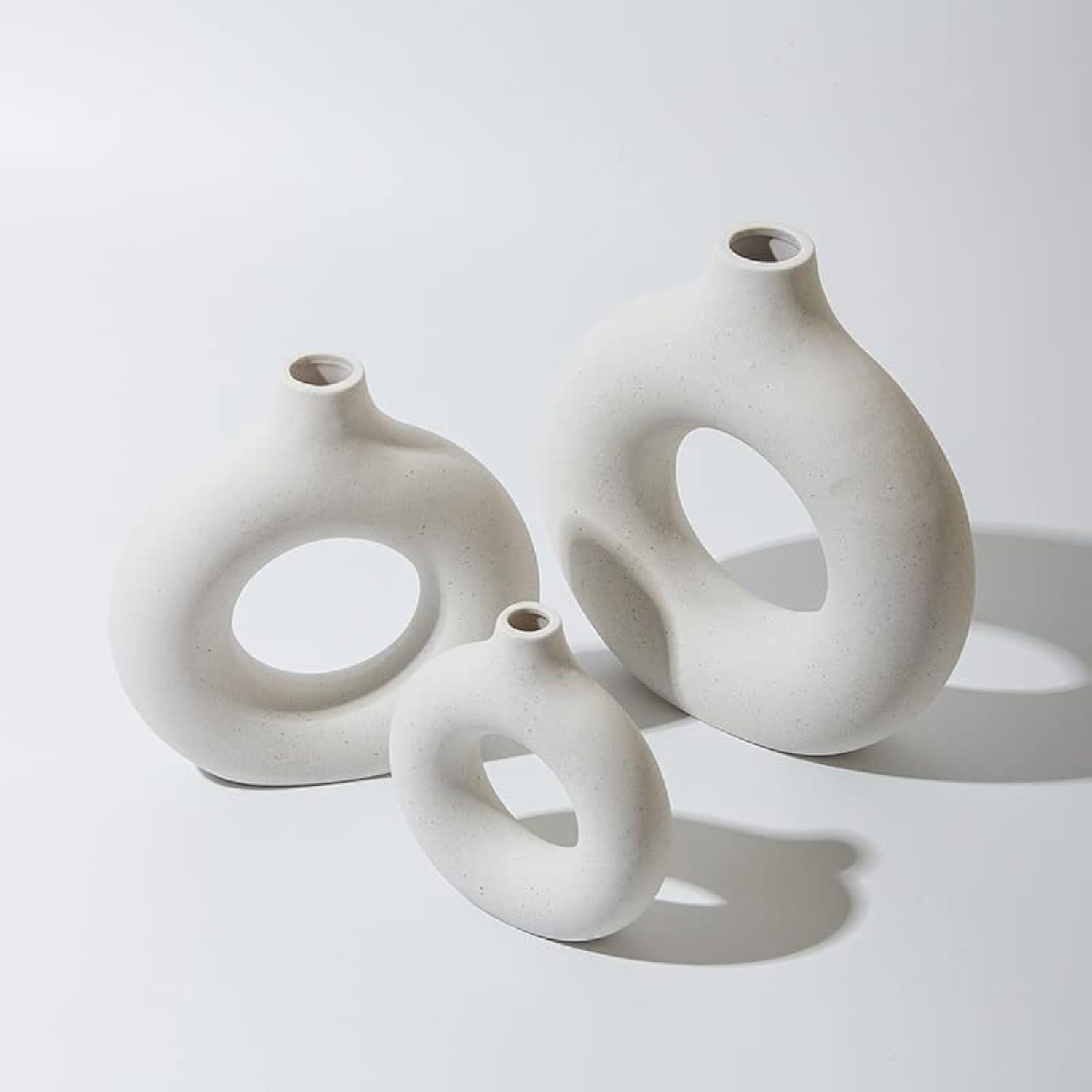 – NEAGLORY Ceramic Vases Set 3 for Modern Home Decor, Round Matte Pampas Flower Vases, Boho Vase Minimalist Nordic Style for Wedding Dinner Table Party Living Room Office Bedroom, Decorative Gift, White