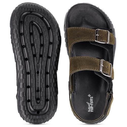 Image of WALKAROO Men's Adjustable Straps with Hook and loop Comfort Sandals - WE8822