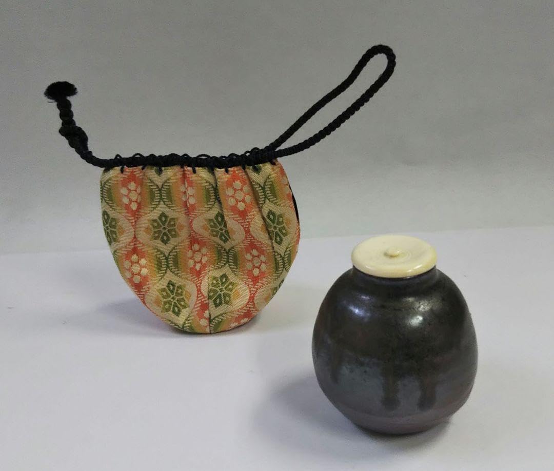森本陶谷 丹波茶入 共箱 茶道具 丹波焼 丹波焼 【森本陶谷】茶入 牙蓋 仕覆付 共箱 | 一丁目ねこ番地 by
