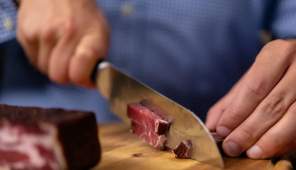 Almgourmet - Bacon de planche à poivre – 2 pièces de 200 g chacune – bacon grandi et poivré – sans barre cartilagineuse