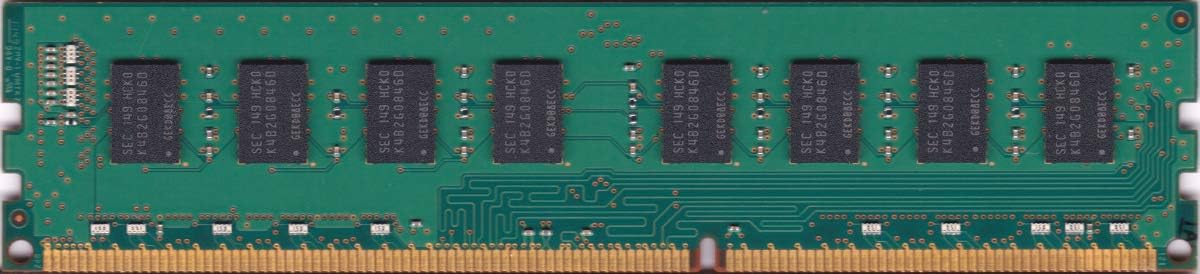 Samsung 4GB PC3-12800 DDR3-1600MHz non-ECC Unbuffered CL11 240-Pin DIMM M378B5273DH0-CK0