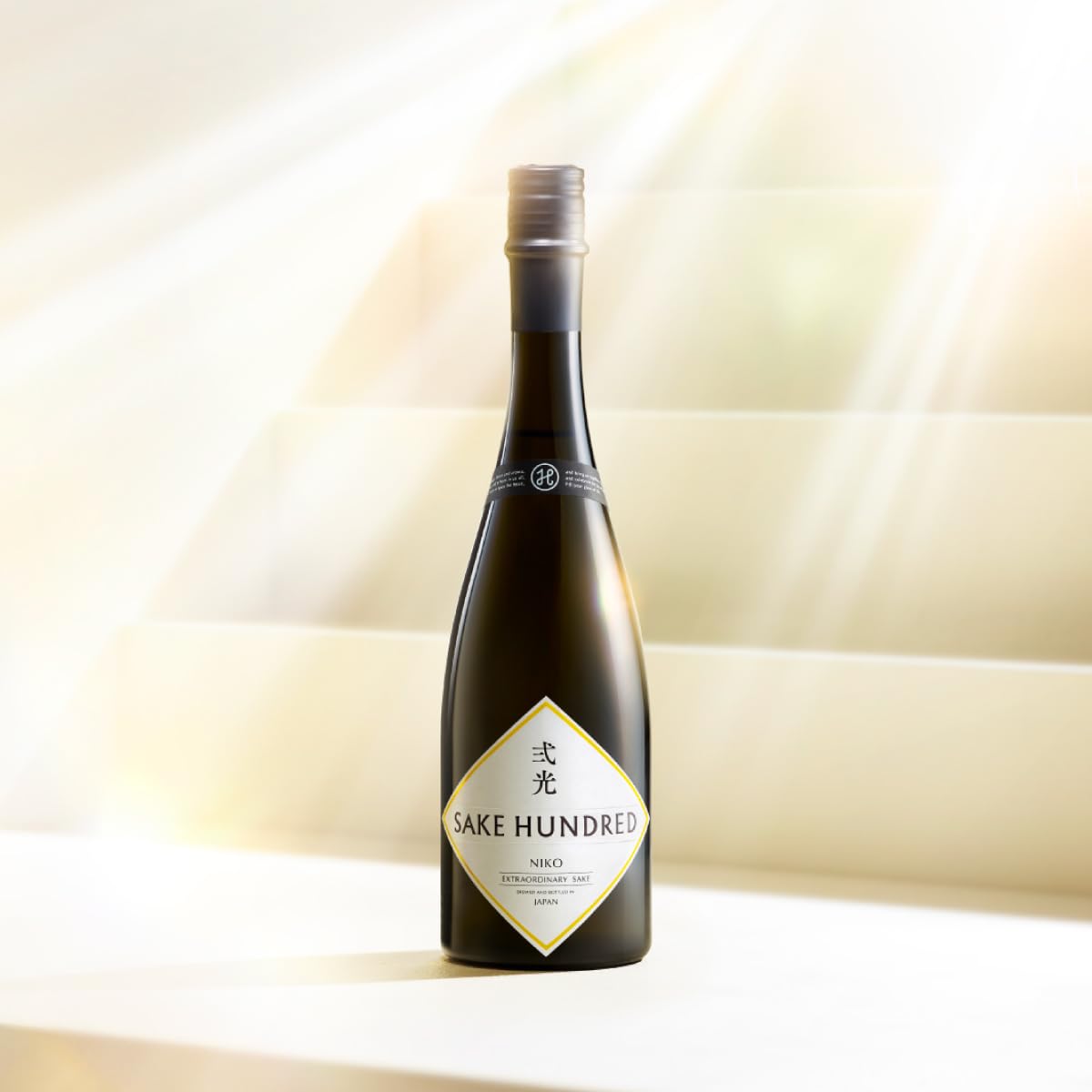 SAKE HUNDRED 日本酒 750ml Amazon.co.jp: 日本酒 SAKE HUNDRED 弐光 （にこう） 720ml 15.7% 白瀧