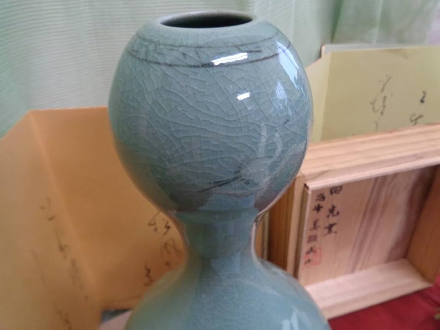 【蝉付】レトロ　高麗青磁花瓶　三光窯　恩峰　姜顕求作 蝉付】レトロ 高麗青磁花瓶 三光窯 恩峰 姜顕求作 - メルカリ