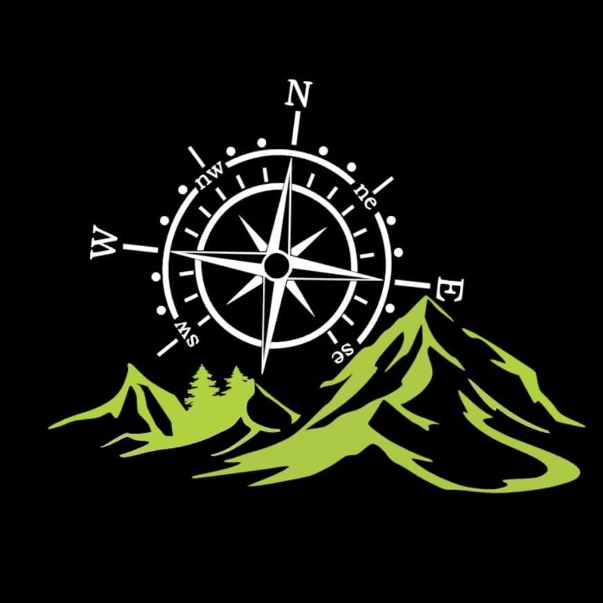Sticker boussole montagne bicolore pour décorer votre camping-car ou van de voyage