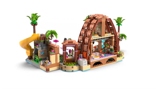 Amazon.com: LEGO Friends Family Vacation Beach Resort Pretend Play