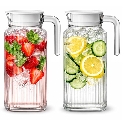 1,7L Carafe en Verre - Lot de 2 Pichet en Verre avec Couvercle, Carafe eau Frigo pour eau chaude/froide, thé glacé, café, lait, Cruche avec Design Nervuré & Bec...