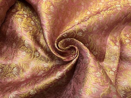 Tissu brocart de soie rose et blanc, le secret d'une tenue magique