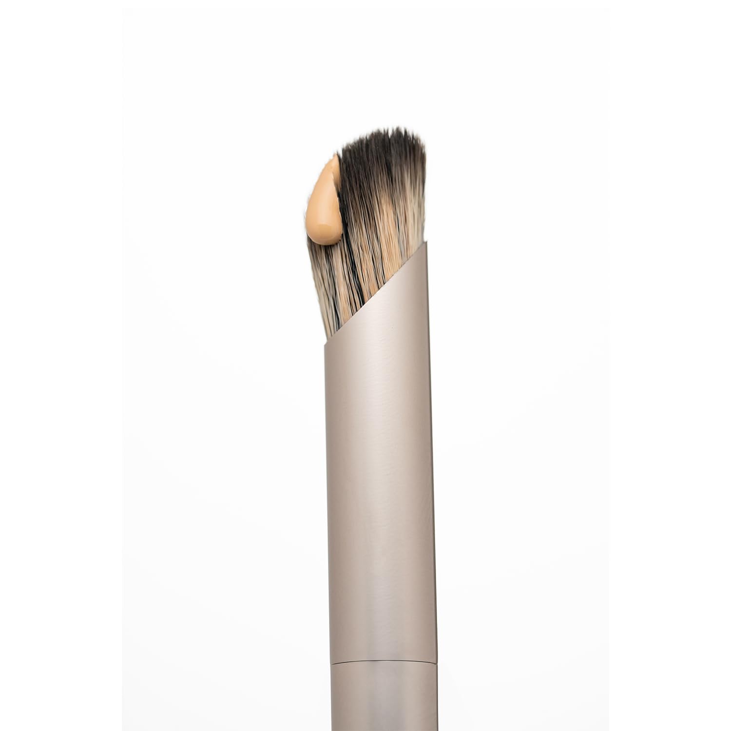 PAC S11 Concealer Buffer Brush 1