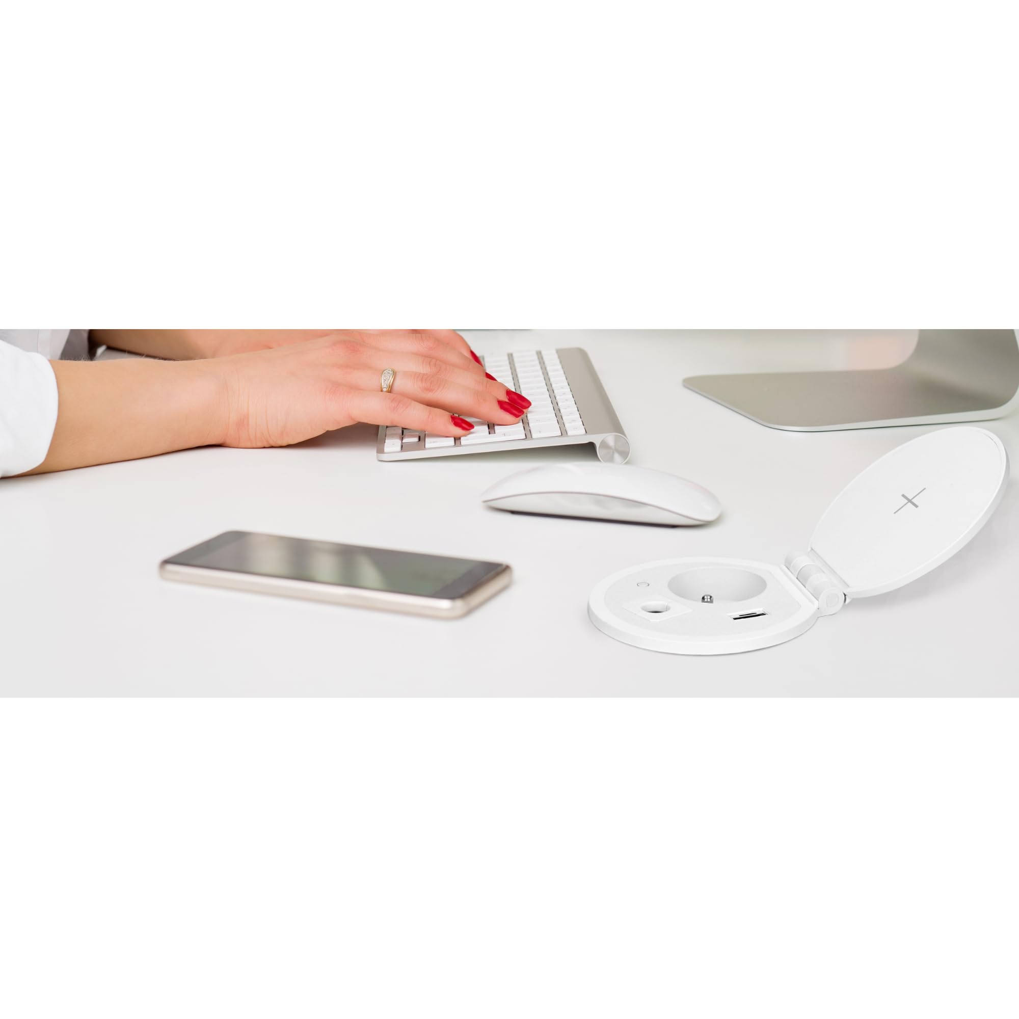 Möbelsteckdose Ø8cm mit induktivem Ladegerät, USB-Ladegerät (französische Produktversion)