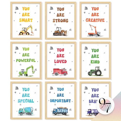 Decoración vintage de tractor y coches para renovar las paredes del cuarto infantil