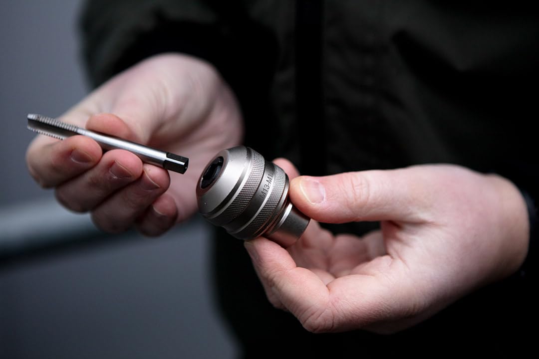 NEO TOOLS Spannfutter für Gewindebohrer, Gewindeschneid Bohrfutter, Werkzeughalter, Akkuschrauber/Bohrmaschine, Gewindebohrer Adapter