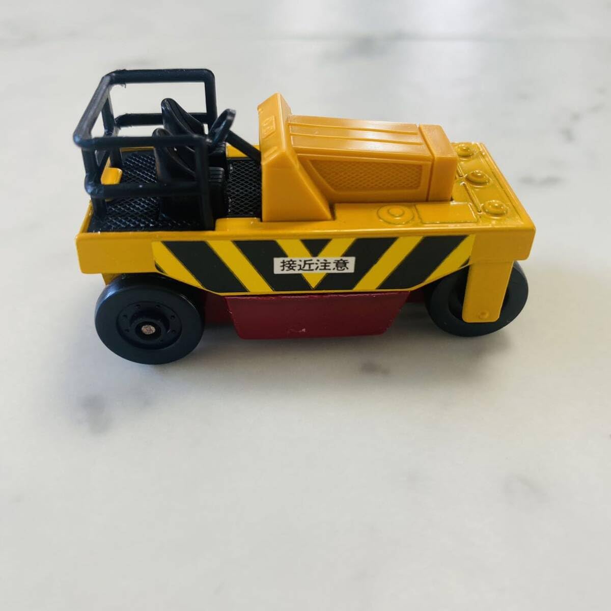 Amazon.co.jp: Tomica 65-2-3 Sakai Heavy Industries Tire Roller