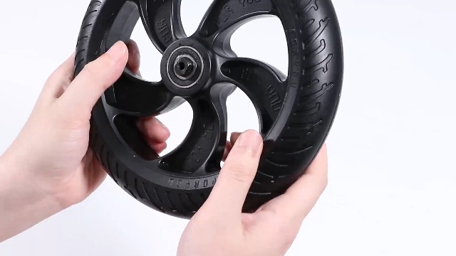 Roue de chariot en polyuréthane increvable 250 avec moyeu à rouleaux Roue de chariot en polyuréthane increvable 250 avec moyeu à rouleaux