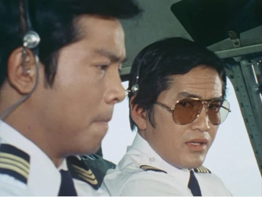 虹のエアポート コレクターズDVD BOX〈4枚組〉桜木健一/中山仁/松坂慶子 Amazon.co.jp: 虹のエアポート コレクターズDVD 【昭和の名作