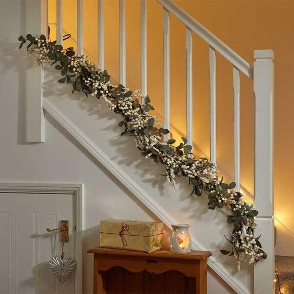 White Berry Garland main image 1