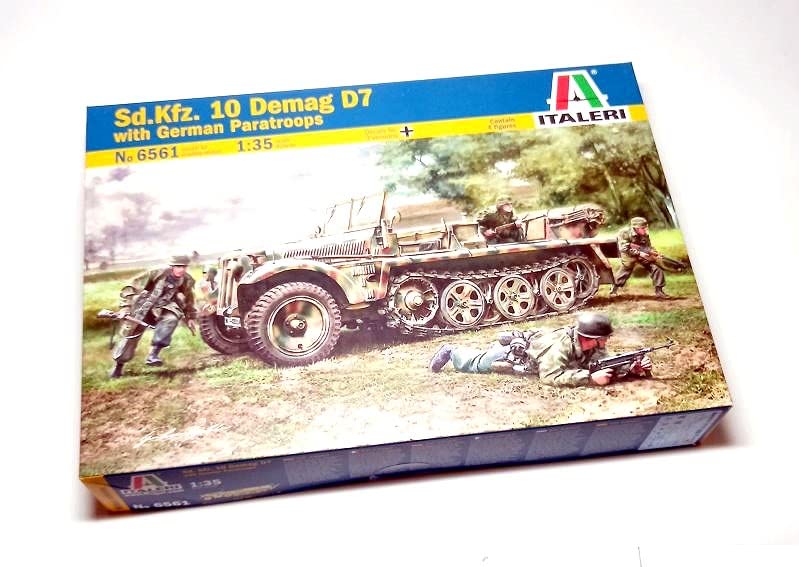 Maquette Italeri 6561 Sd Kfz 10 Demag D7 et parachutistes allemands 1/35