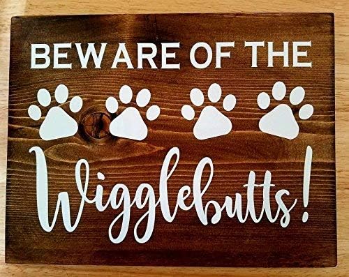 Adonis554Dan Dog Shield Beware of The Wigglebutts Wood Sign Funny Dog Signs Birthday Gift Dog Lovers Gift Rustic Home Decor Fur Mom Dog Mom