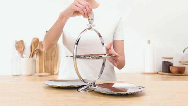 Alessi Fatman - Portariviste Piegevole In Acciaio Inox Con Design Originale, Accessorio Casa Dalla Forma Arrotondata - 2