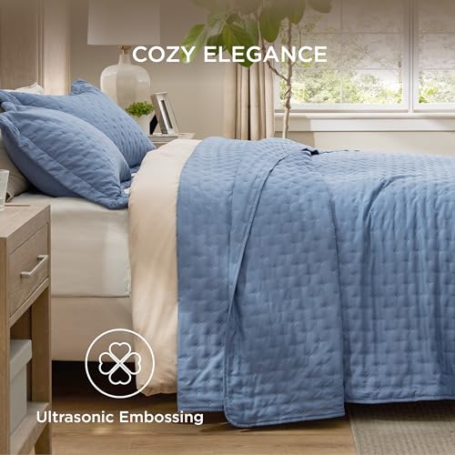 Image of Bedsure Quilts Queen Size - Mineral Blue Bedspread Queen Size & Lightweight Comforter, Modern Coastal Coverlet with Clover Pattern, Ultra Soft All-Season Bedding, 90 x 96 Inches