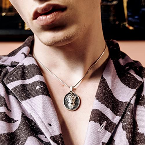 Colgante Ovalado de Plata con Medusa - Joyería Gorgona Colgante Ovalado de Plata con Medusa - Joyería Gorgona