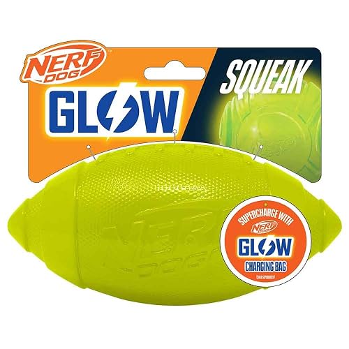 Nerf Dog Juguete clásico de fútbol para Perros TPR Glow de 7 Pulgadas, Color Verde