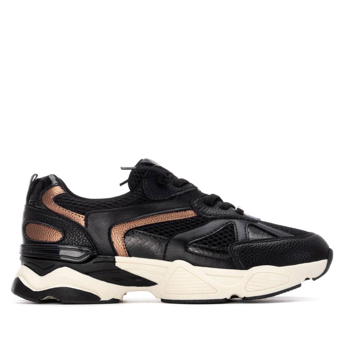 XTI - Zapatilla Mujer - Calzado Cómodo y Versátil - Moda Casual