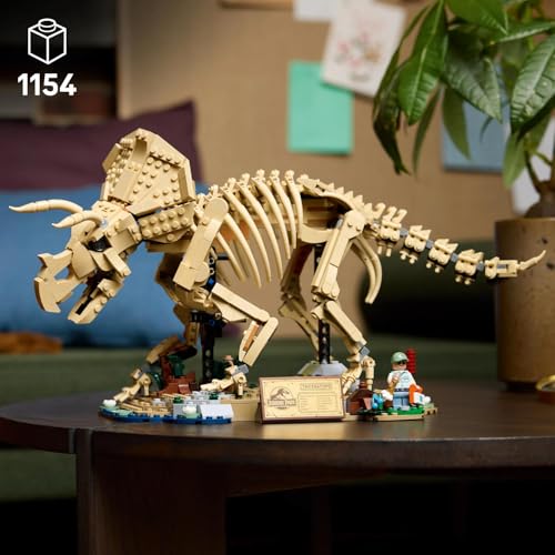 Image of LEGO Jurassic World Dinosaur Fossils: Triceratops - Posable Dinosaur Kit for Ages 18+ - 77985