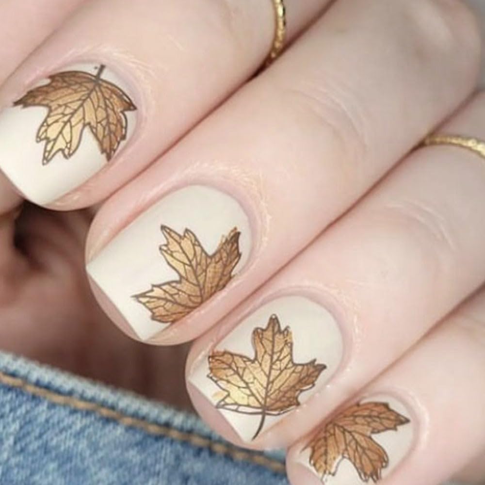 Thanksgiving Maple Leaf Press-on Short Square Nude Matte Acrylic Nails - 24 Pcs Reusable Full Cover Artificial Fall False Natural Stick-on Nails for